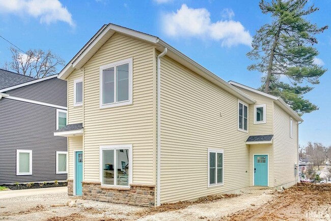 Photo - 1112 N Woodburn Ave