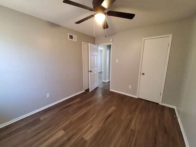 Photo - 5286 Broken Oak Dr