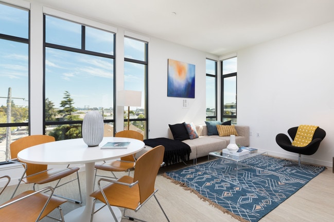 Photo - Aquatic Fourth Street