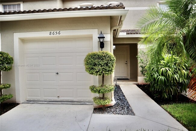 Photo - 8656 Southgate Shores Cir