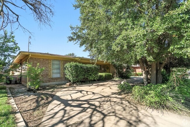 Building Photo - 3347 S 27th St Rental