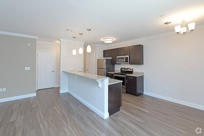 2 BR, 2 BA