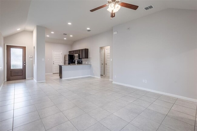 Photo - 615 Stampede Rd