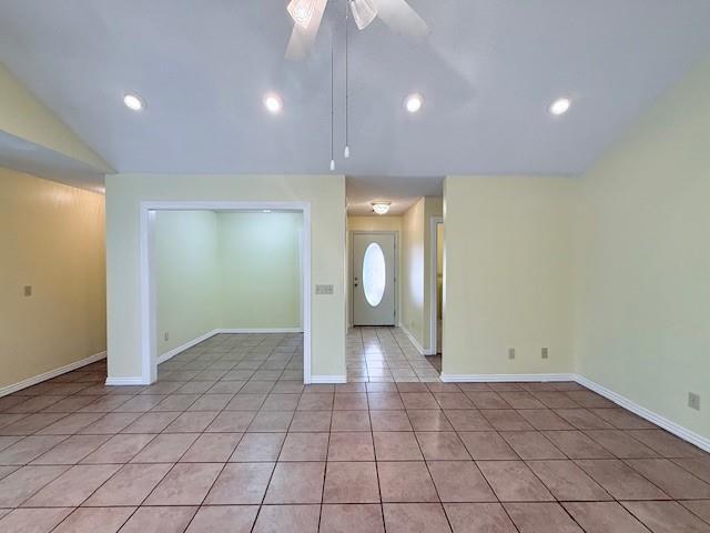 Photo - 703 Windsor Ln