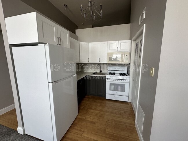 Photo - 217 W Main St Unit 3f