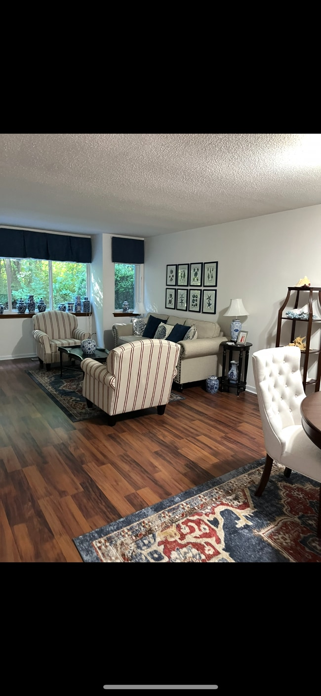 Building Photo - 116 Hilltop Dr