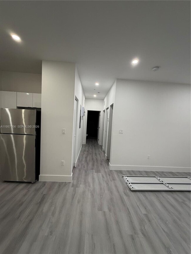 Photo - 859 E 24th St Unit 404