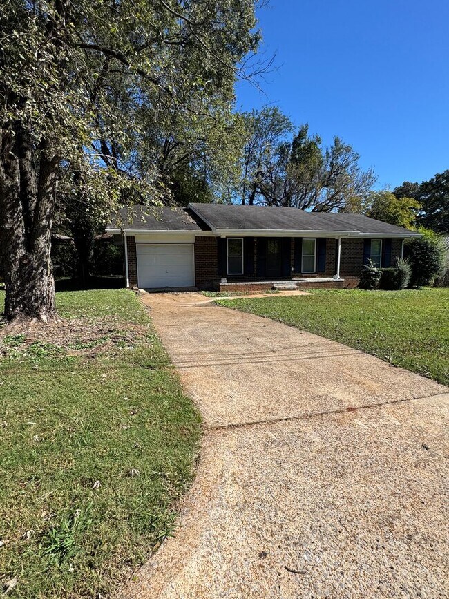 Photo - 3306 E Tucker Dr NW