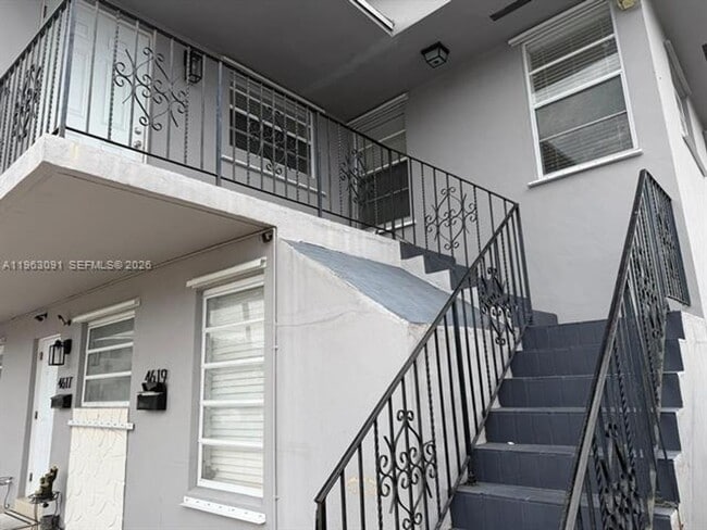 Photo - 4617 NW 2nd Terrace Unidad 4617 NW 2nd Ter # 4619