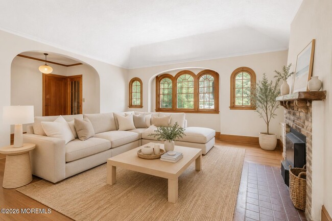 Photo - 400 Grassmere Avenue