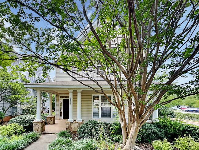 Photo - 16527 Ambassador Park Dr Casa