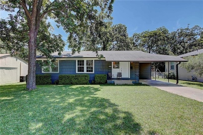 Building Photo - 1803 Romeria Dr