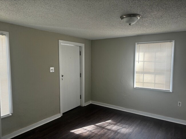 Photo - 1439 Menager Rd