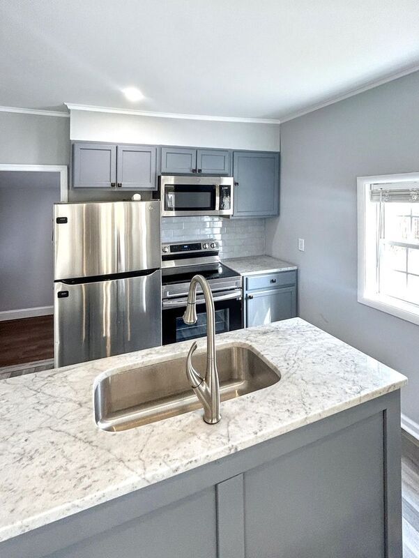 Photo - 301 W City Point Rd