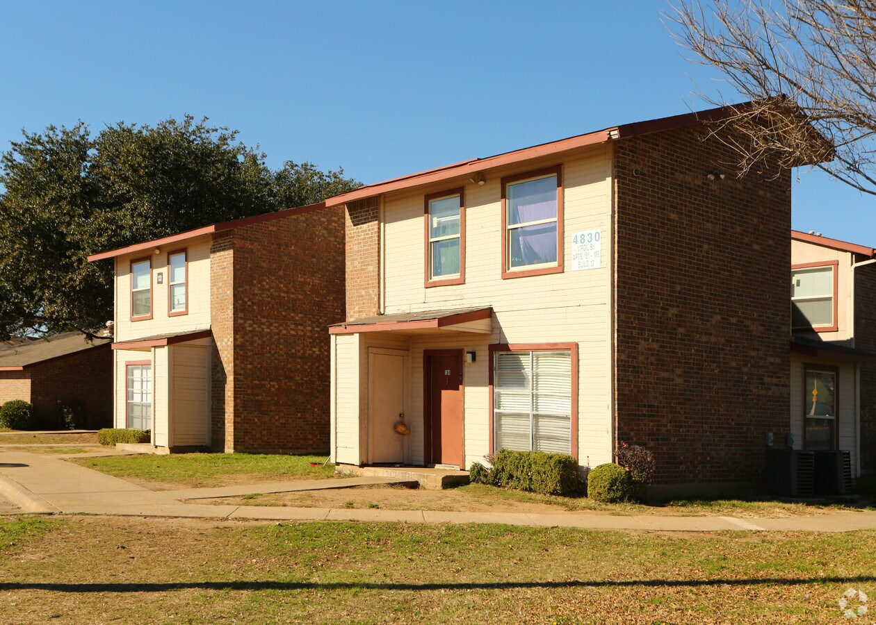 Webber Garden Apartments - Webber Garden Apartments