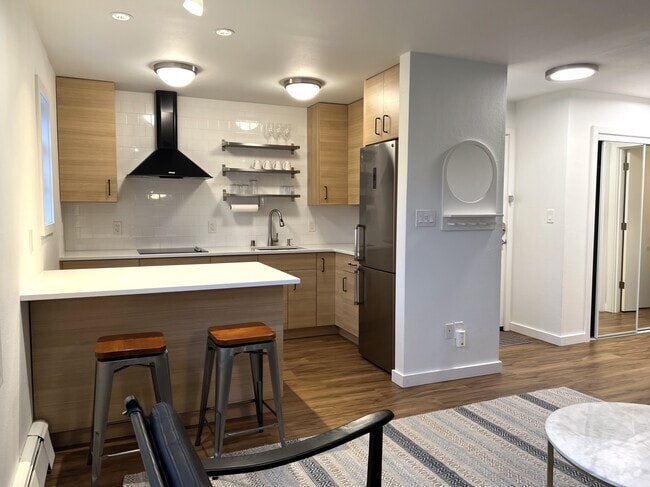 Building Photo - 350 Irwin St Unit 202 Rental
