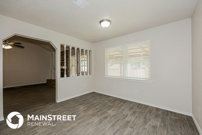 Photo - 620 Huntwich Dr