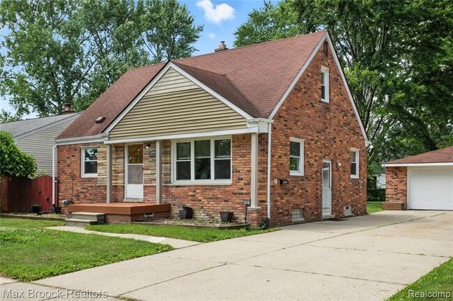 Building Photo - 25301 Ford St