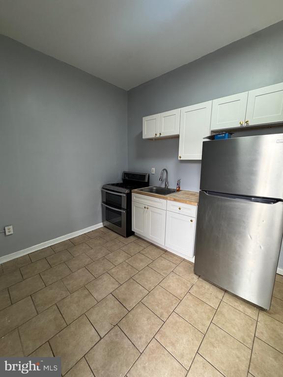 Photo - 327 N 6th St