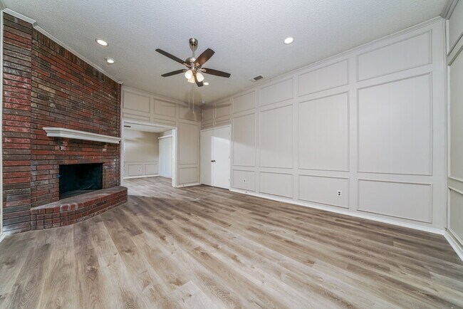 Photo - 601 Wedgewood Dr