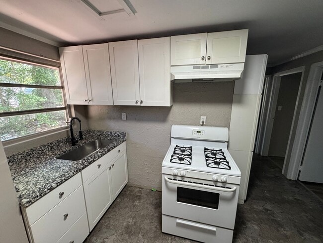 106 Grady St