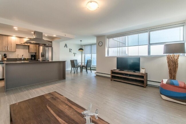 Photo - 5633-5633 Fenwick St Unit 403