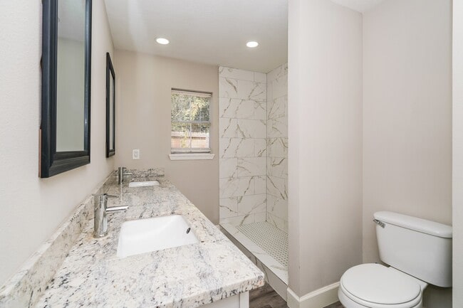 Photo - 5100 Goose Creek Dr