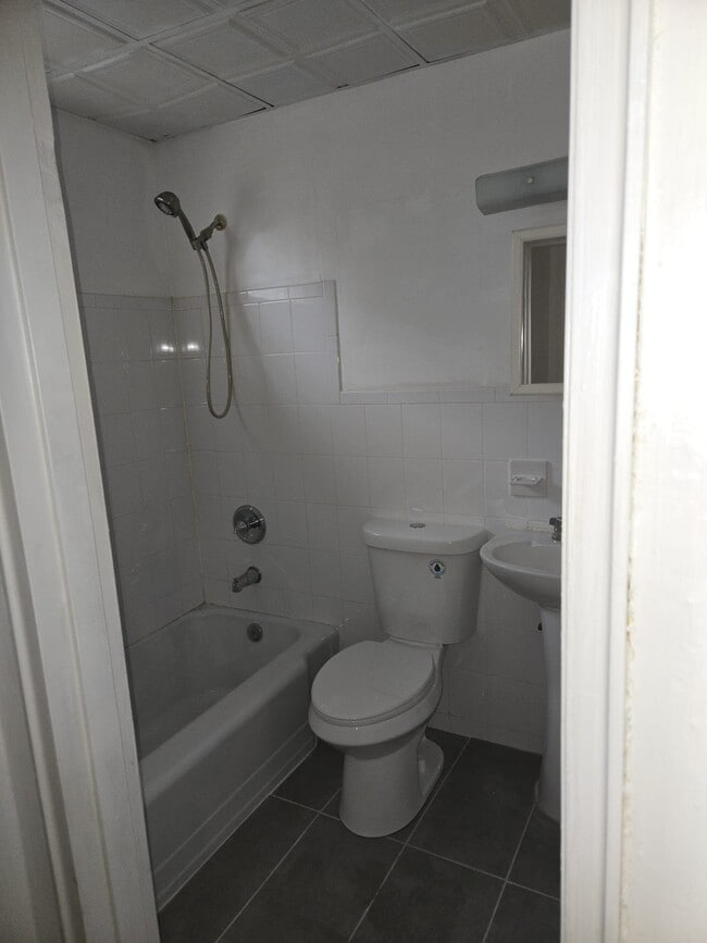 Photo - 7022 Surrey Dr Unit 1