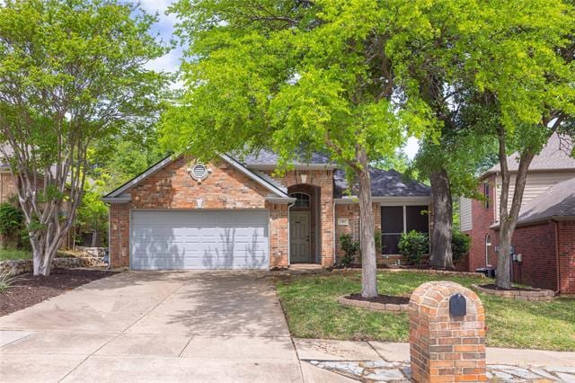 Building Photo - 2405 Pinehurst Ct