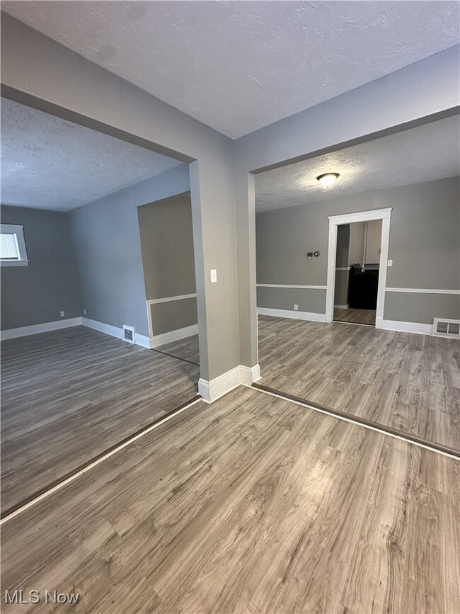 Photo - 5303 Kohout St