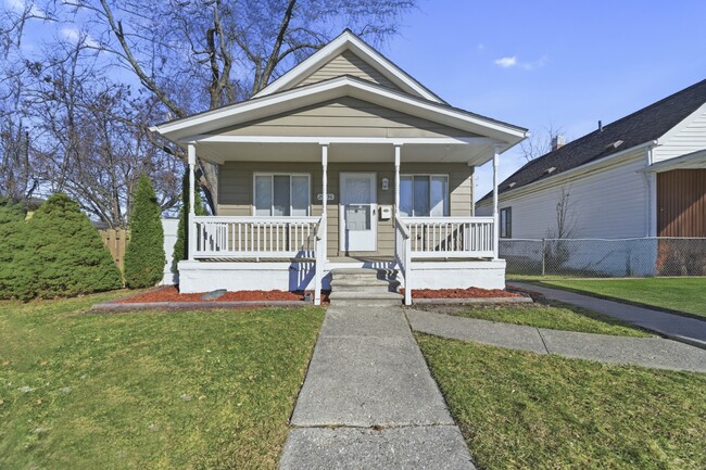 Building Photo - 24236 Shakespeare Ave