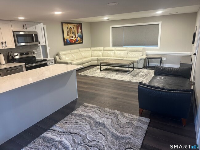 Photo - 9 Woodacre Ln Unit 2