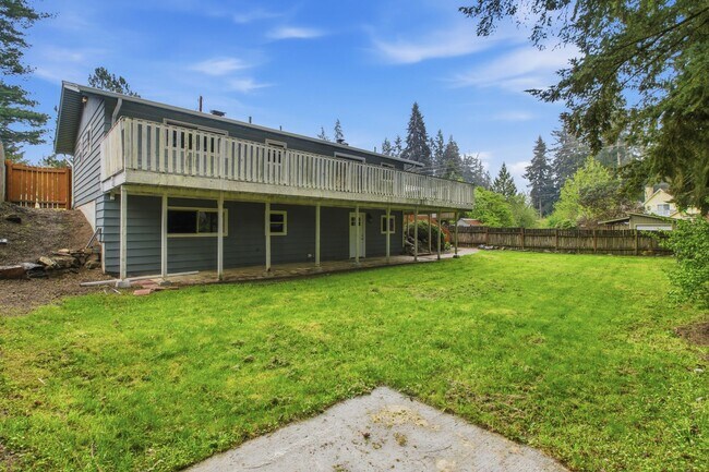 Building Photo - 5182 Unit B