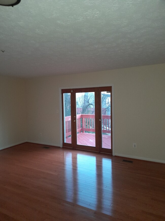 Photo - 2703 Claybrooke Dr