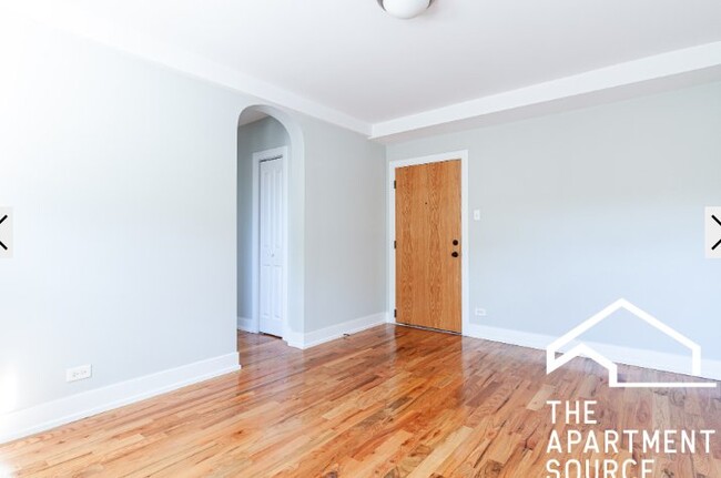 Photo - 555 W Arlington Pl Unit 2
