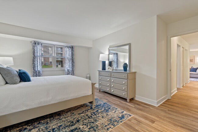 Woodsdale Apartments