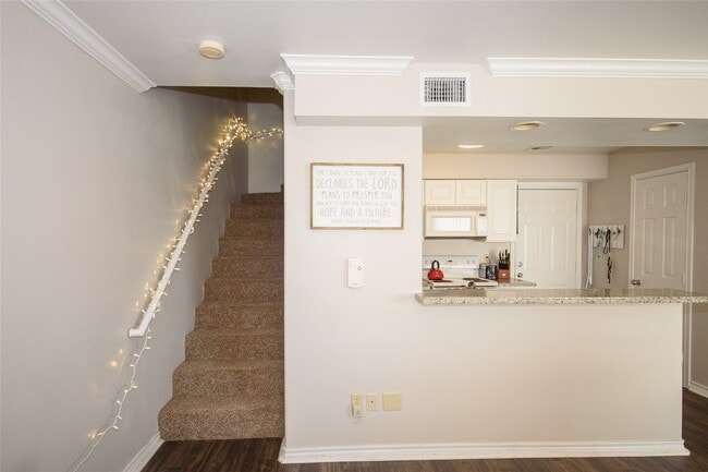 Photo - 1527 Creekside Ln