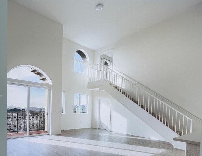Building Photo - 124 W Colorado St Unit 502