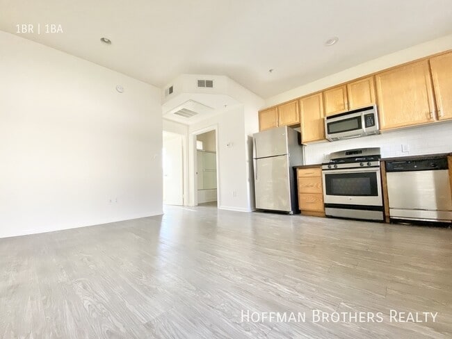 Photo - 251 Robinson St Unit 108