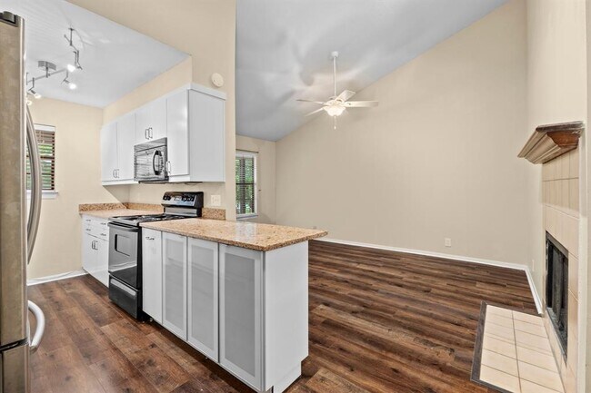 Photo - 203 E 31st St Unit 311