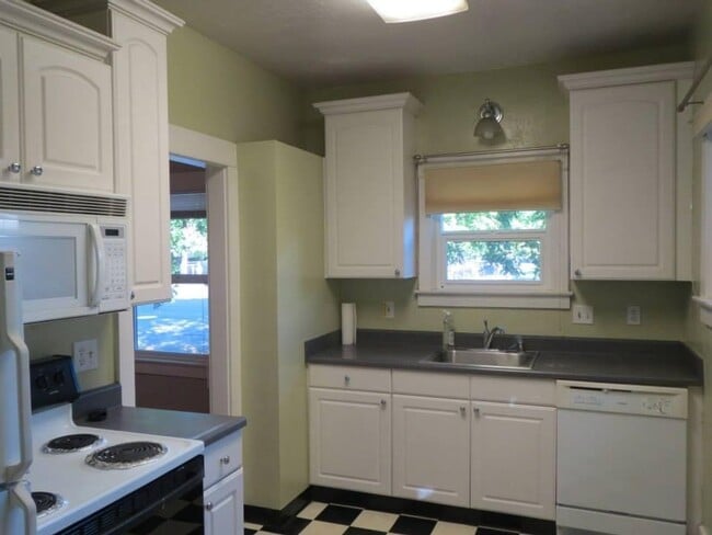 Photo - 80 Cherry St