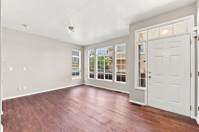 $2,695.95 - 3 Bed, 2.5 Bath Newly Updated Townhome in Centennial with Central AC
