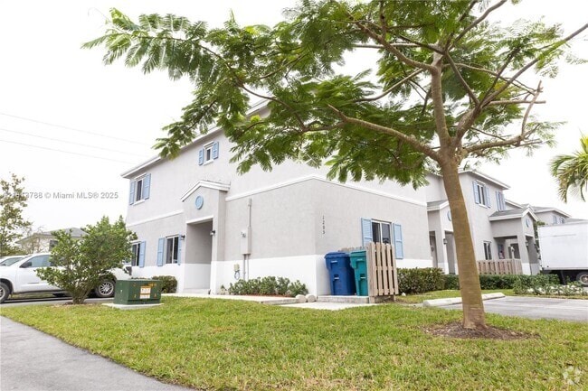 Building Photo - 1205 NW 3rd Ln Rental