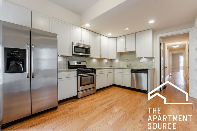 Photo - 2660 N Ashland Ave Unit 2