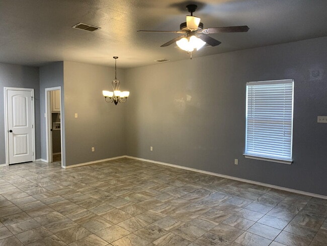 Photo - 9802 Avenue W