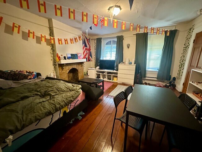 Charming Juneau Village Apartments!