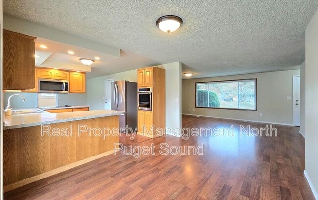 Photo - 8432 45th Dr NE