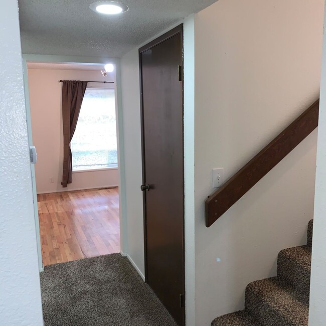 Photo - 919 S Garden Dr