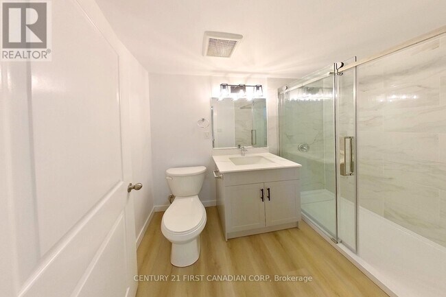 Photo - 910 Reeves Ave
