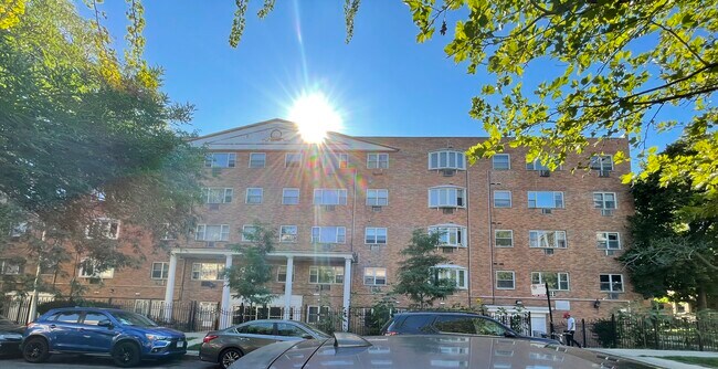 Photo - 5920 N Kenmore Ave Unidad 203
